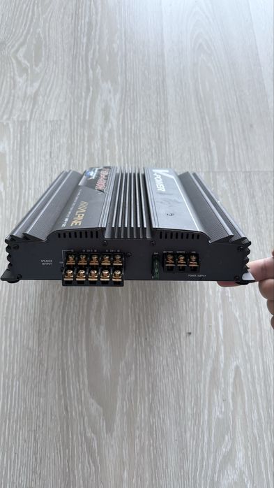 Amplificador alpine