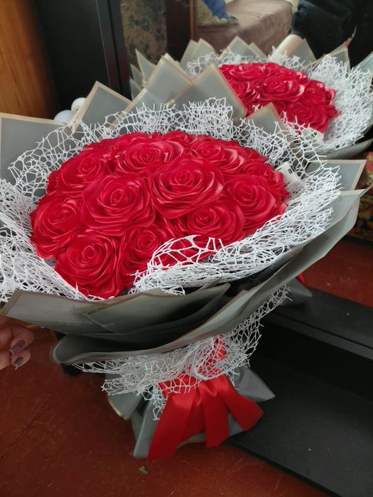 Букет- пропонуйти свою ціну із атласних стрічок