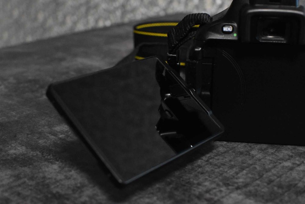 Фотоапарат Nikon d5600 з Nikon 18-55mm f/3.5-5.6 G AF-P DX