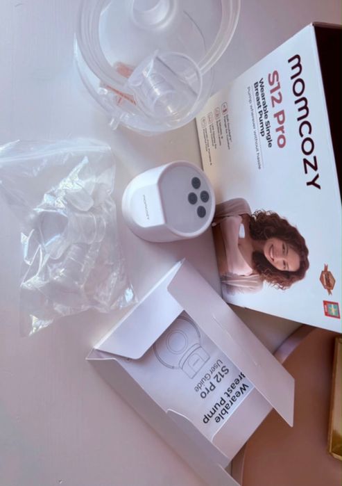 Momcozy S12 Pro.