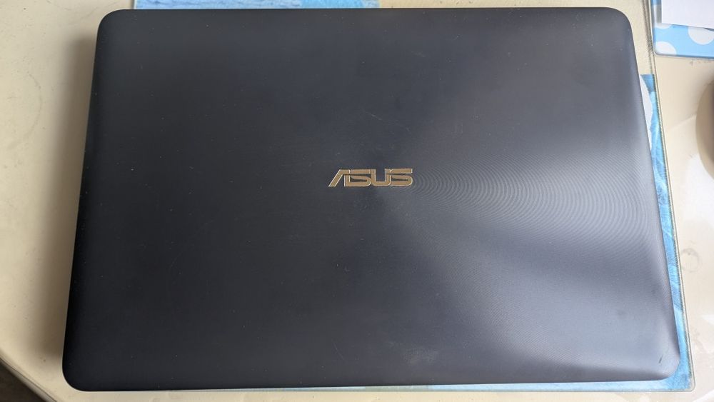 Ноутбук Asus F556U