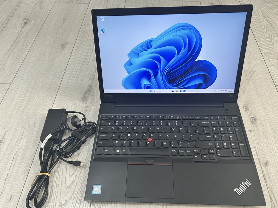 Laptop lenovo ThinkPad E590 i5 8gen 8gb/240gb SSD