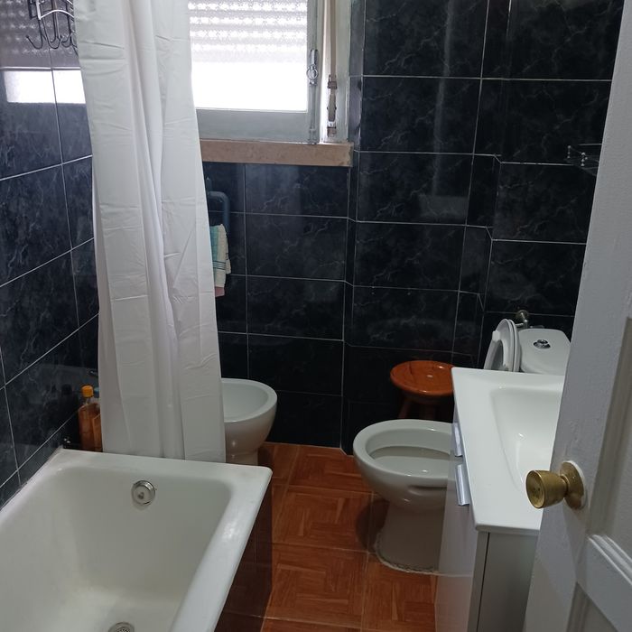 T2 com 3 quartos bem localizado