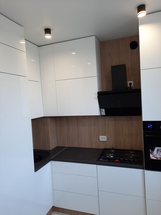 Продам 2 кв по Сертификату,VIP класса АО сталинка пр-ктСвободы 55000$