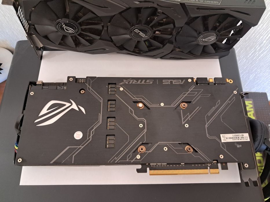 Видеокарта КАК НОВАЯ ASUS STRIX GTX 1080  8GB пломба др.