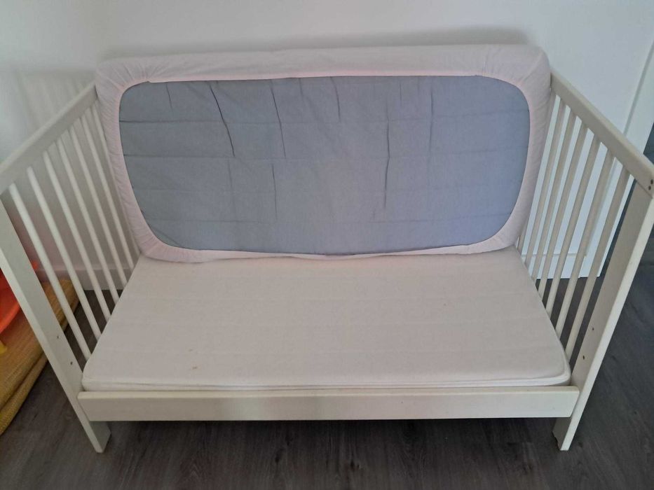 Berço bebe + 2 colchões (60 x 120) - Ikea Gulliver