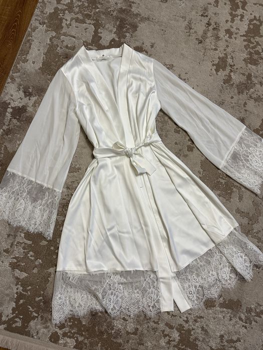 Білий жіночий халатик, халат нареченої