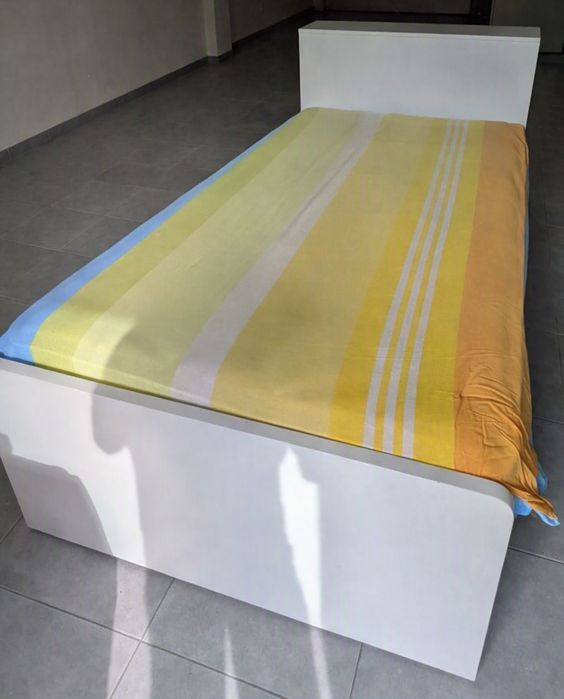 Cama individual com cabeceira + colchão