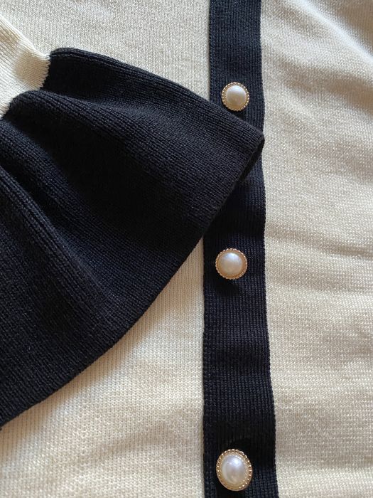 Молочна елегантна сукня в стилі old money