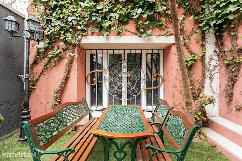 Moradia T4 + 1 com piscina, Pena, Lisboa