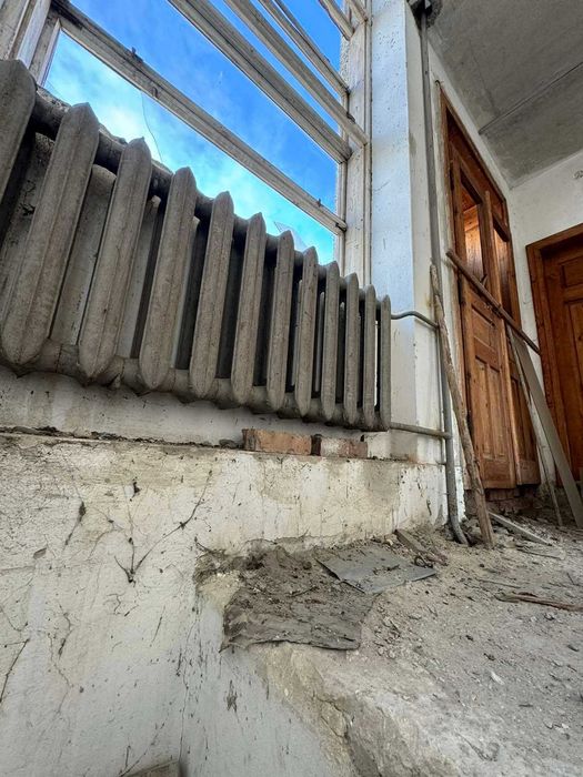 Будинок та земельна ділянка 7,8 сот., м. Жовква