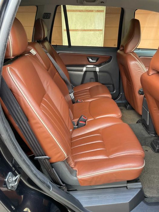 Volvo XC90 2010 рік 2,4 дизель автомат гарна