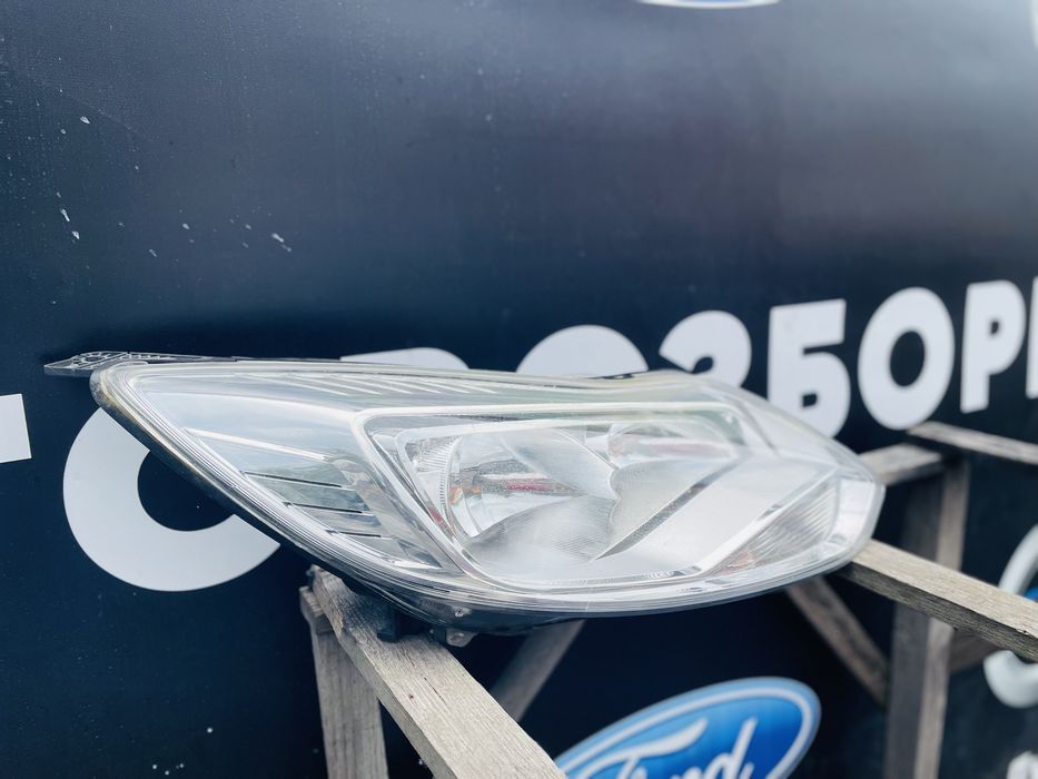 Фара Форд Фокус 3 Правая Ford Focus 3 MK 3 Біла АвтоРозборка