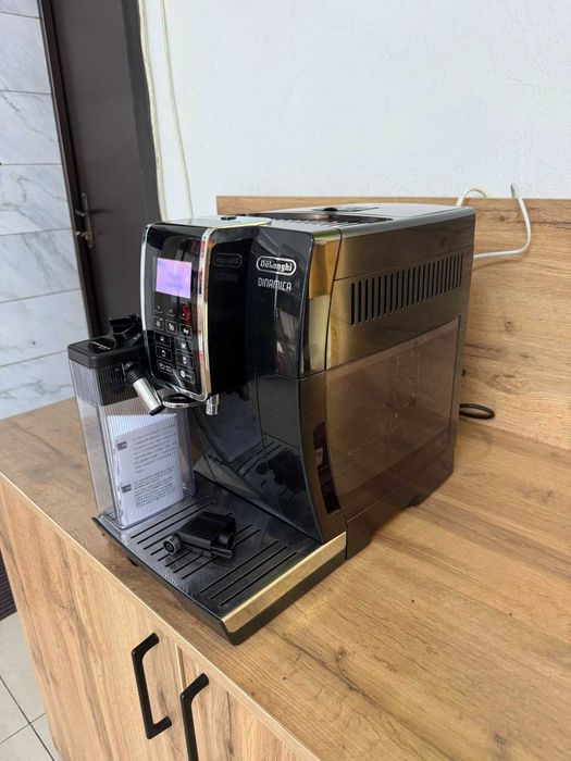 Кавоварка Delonghi Dinamica з новим молочником