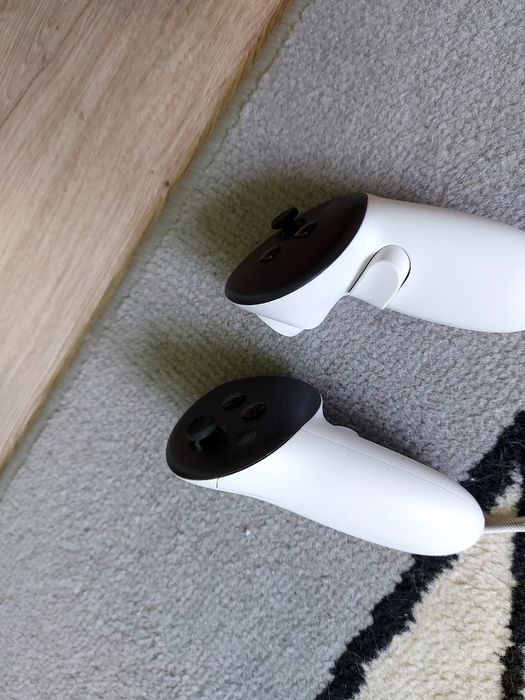 Sprzedam gogle vr meta  quest 3s jeszcze 1 rok gwarancji.