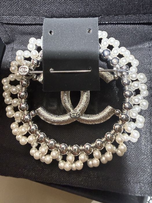 Chanel - unikatowa broszka