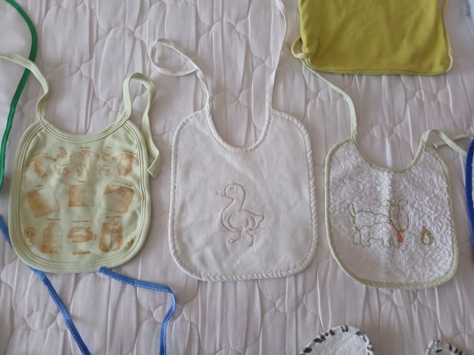 Babetes e saquinhos para bebé