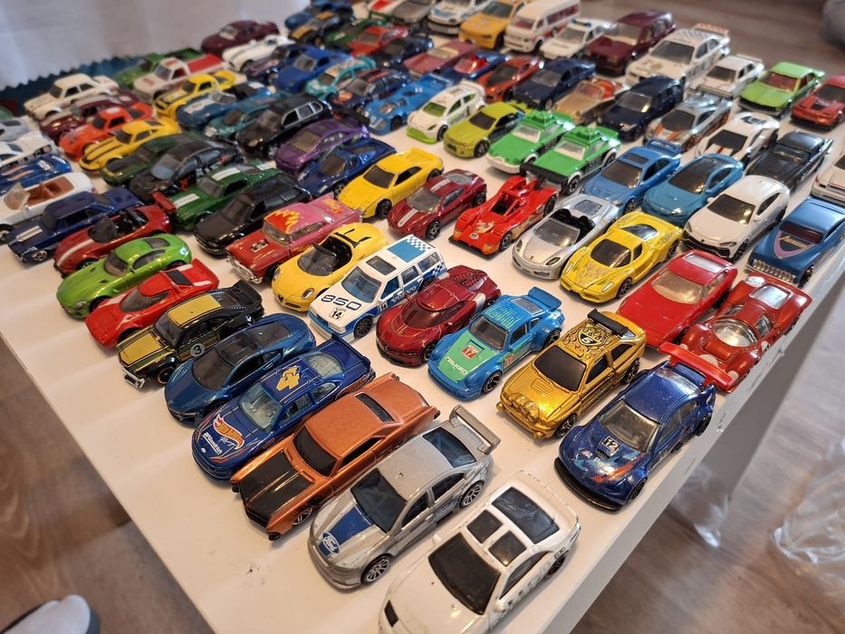 Modele resoraki skala 1.64 hot wheels Majorette matchbox Siku 5