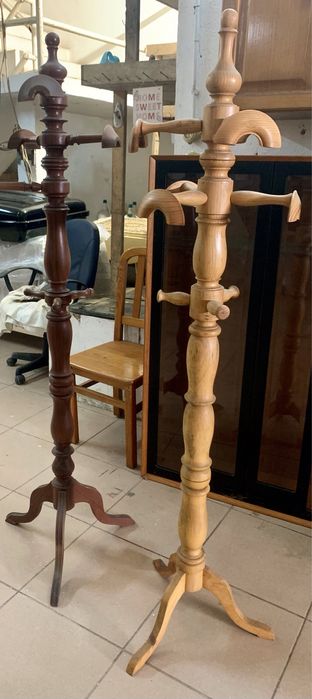 Conjunto dois bengaleiros em madeira