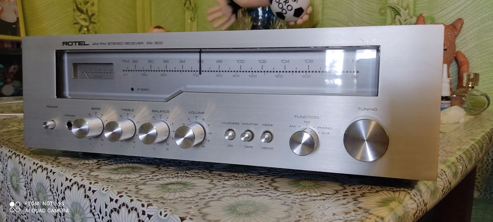 Стерео ресивер rotel