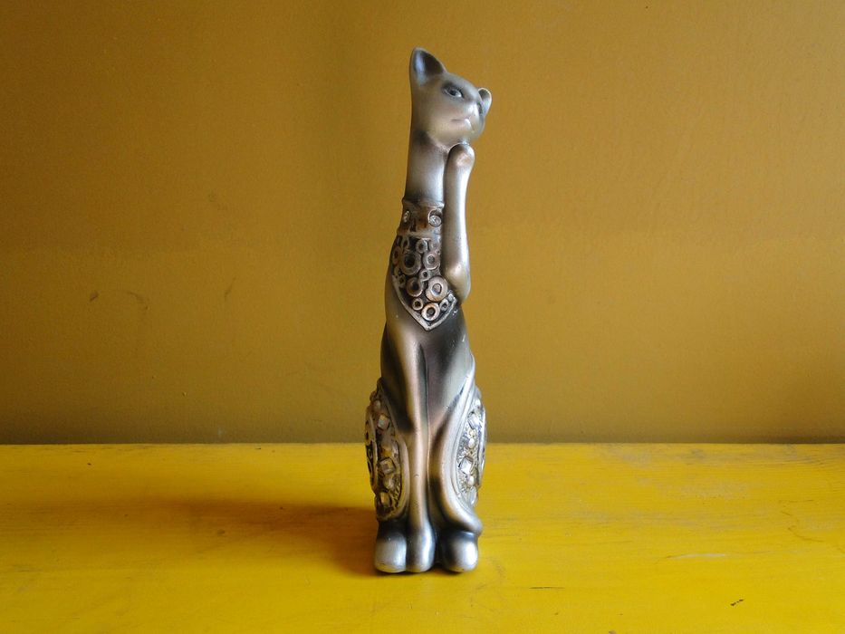 Zabytkowe figurki kolekcjonerskie