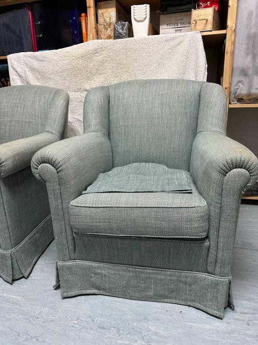 Cadeirão forrado a verde