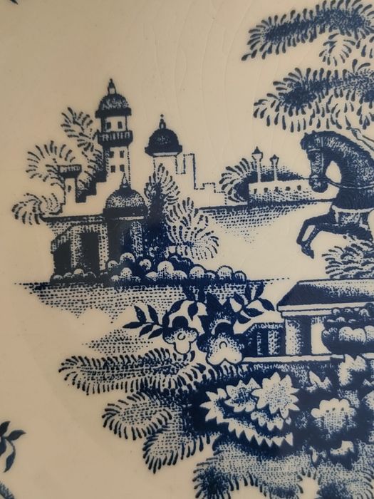 Conjunto de pratos cavalinho.