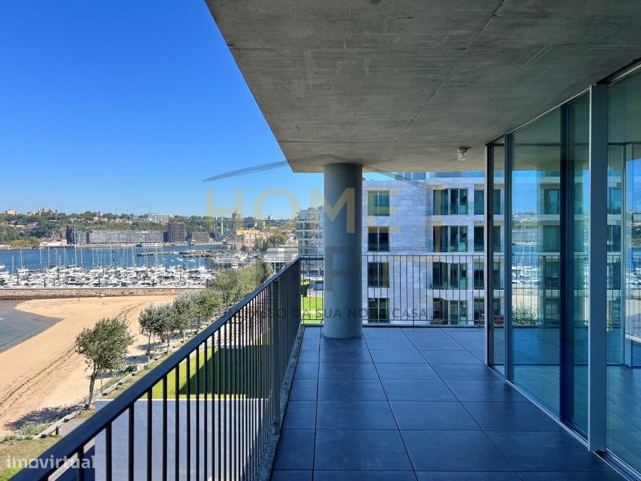Apartamento T3 com Vista Rio, Edifício Cais D'Afurada