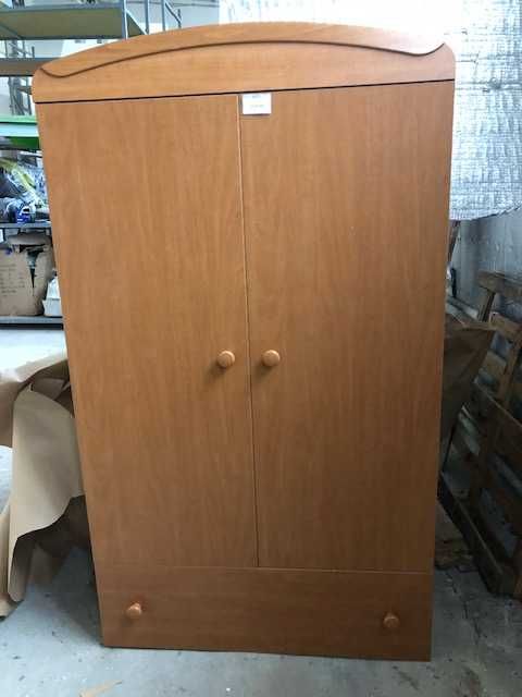 Продам меблі для кімнати (шафи, комоди)