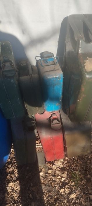Sprzedam beczki plastikowe od 20 do 200 litrów i kanistry