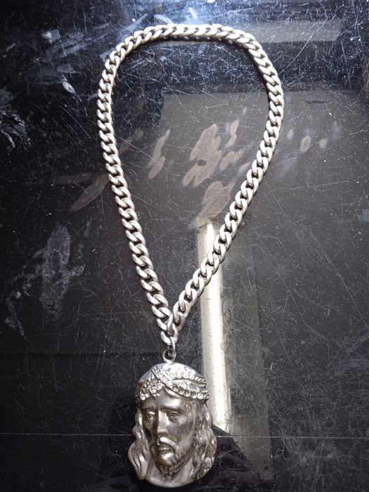 Łańcuch z wisiorem