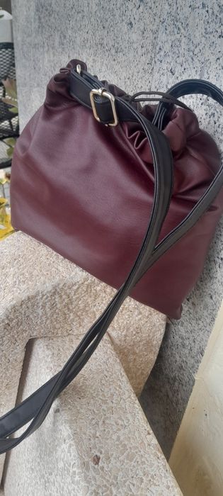 Saco em napa  com tiracolo