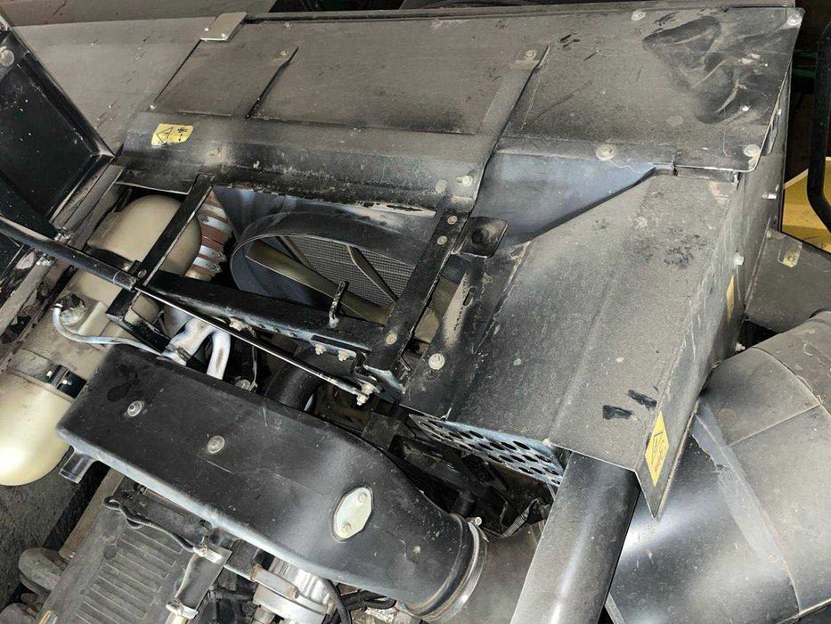 Комбайн New Holland CX8080