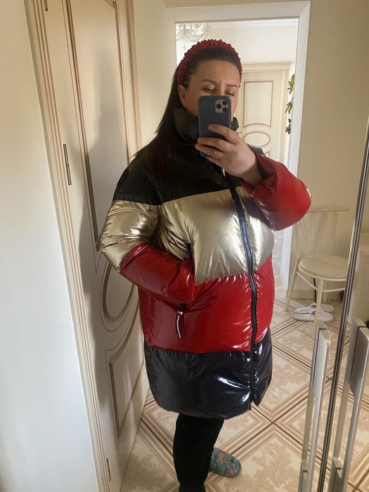 Пуховик зимовий  жіночий ,стан новий в ноявності три пуховика