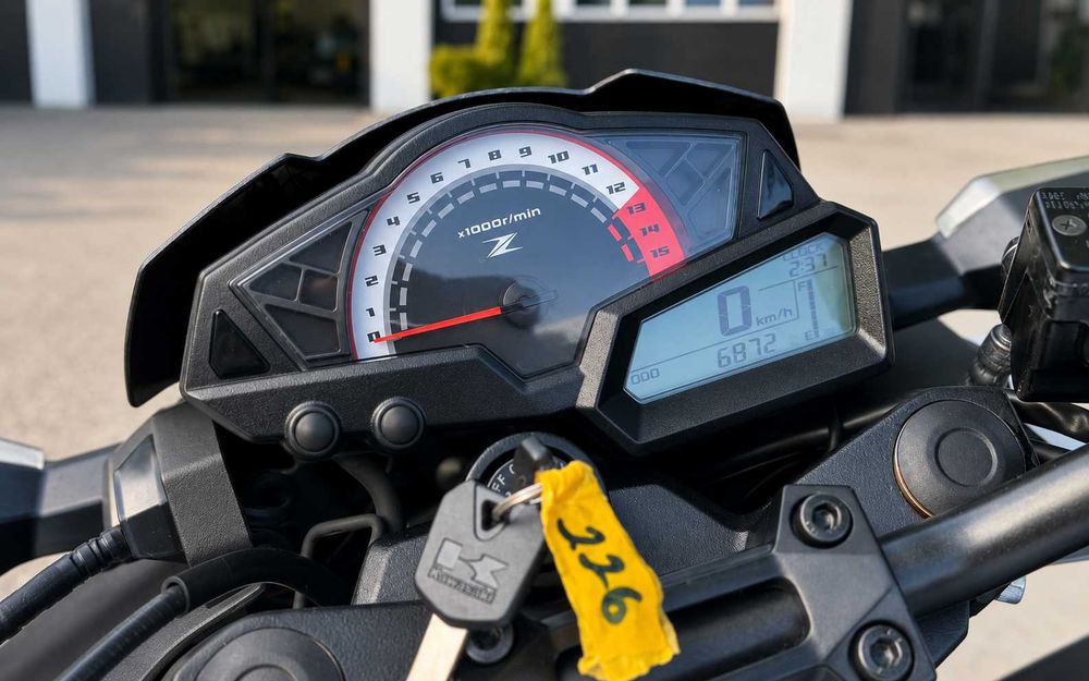 Kawasaki Z250 2013 рік, білий, пробіг лише 6 872 км