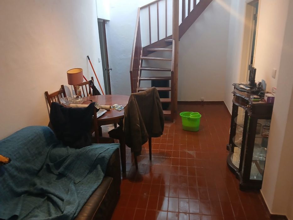 Apartamento T1 c/ TERRAÇO - casal de cambra