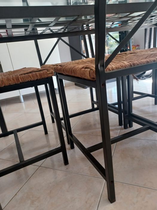 Mesa com 6 cadeiras