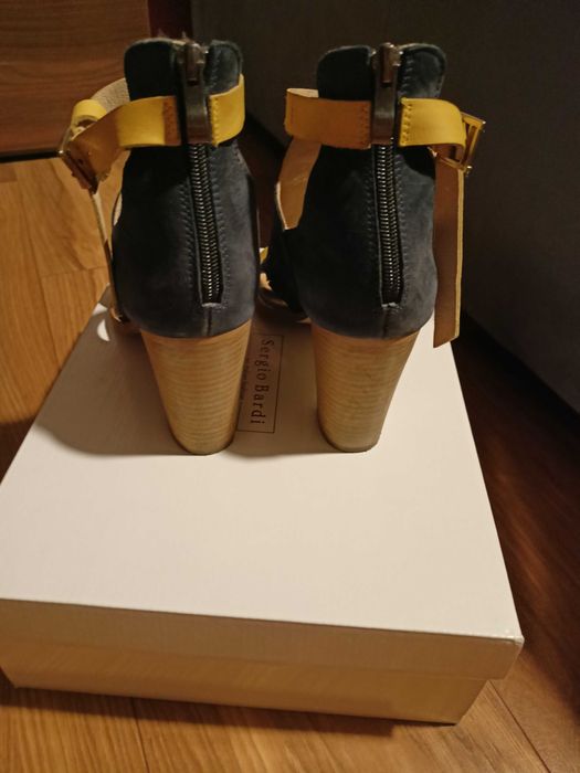 Buty na obcasie Sergio Bardi