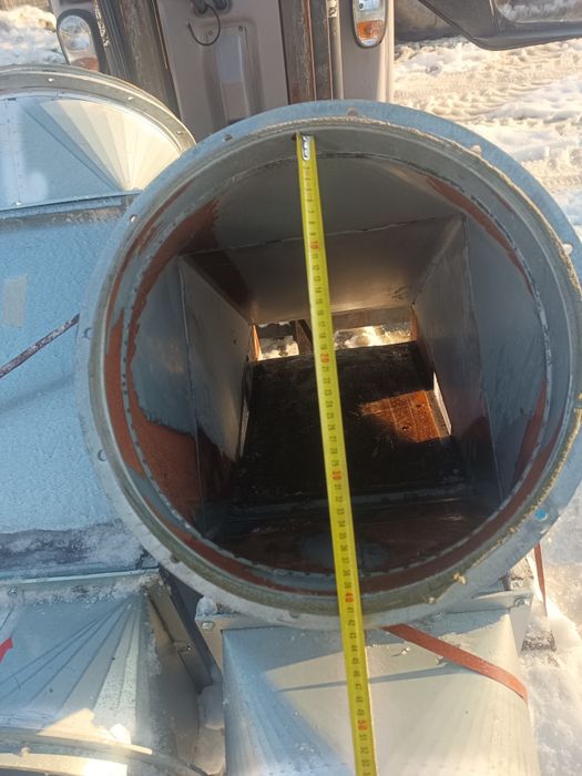 Trójnik z przepustnicą do wentylacji