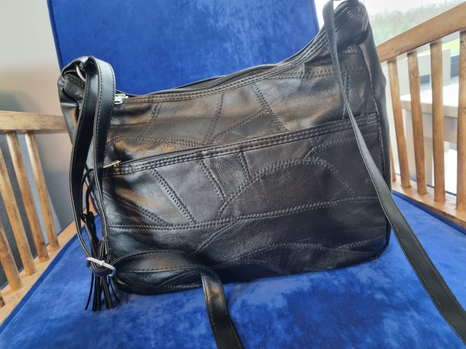 Czarna torebka na ramię