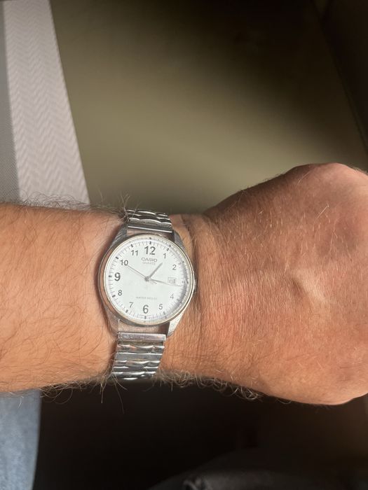 Продам часы кварцевые Casio