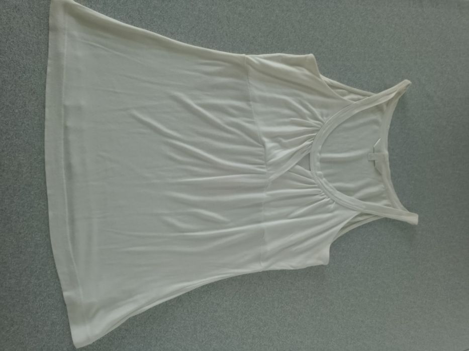 Biały top na ramiączkach STILS