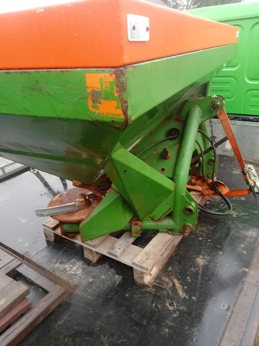 Rozsiewacz nawozów AMAZONE ZA-U 1001 pojemnosc 1200kg