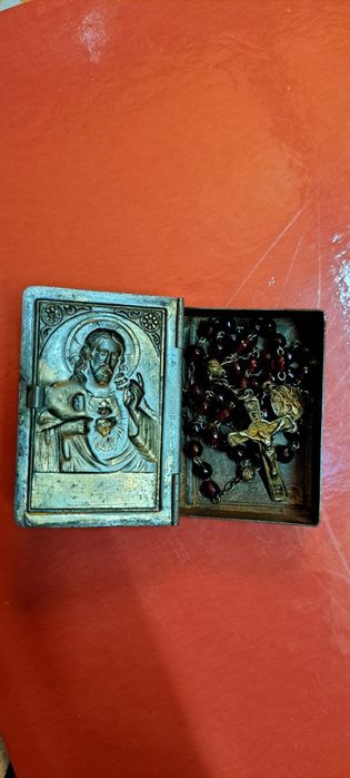 Terço em prata muito antigo.