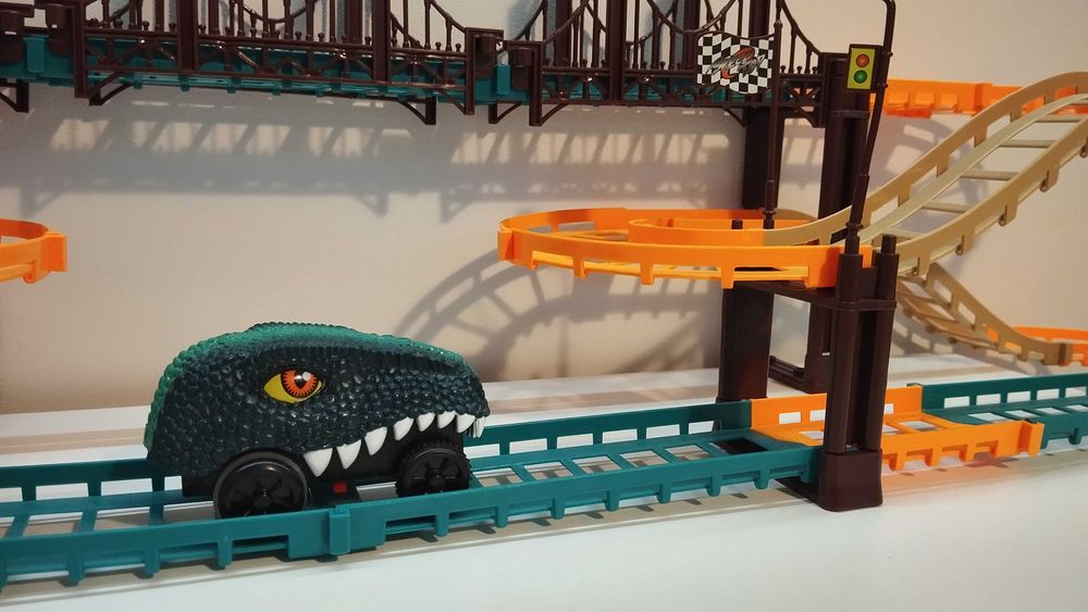 Tor Wyścigowy Dinozaur Dino Park ZESTAW autko