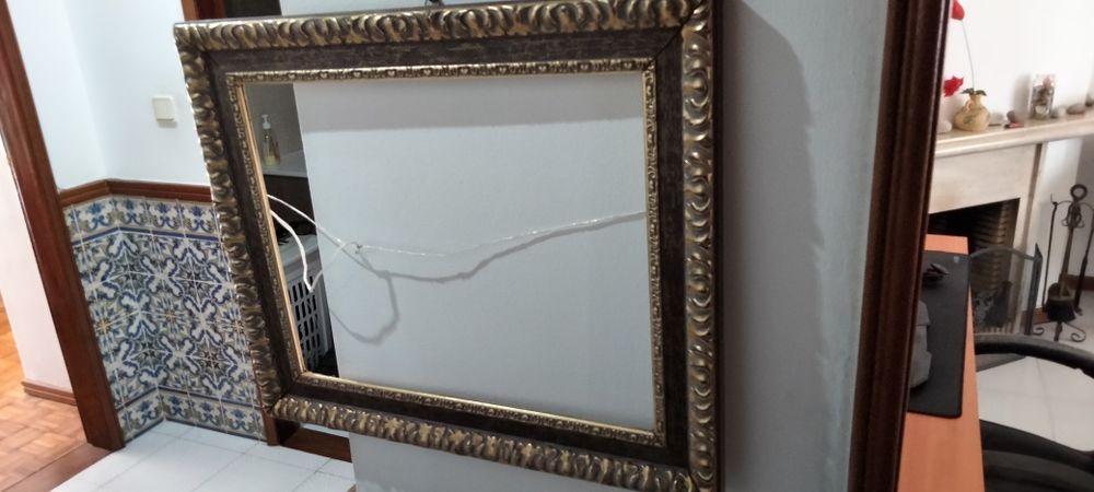 Moldura com bordado