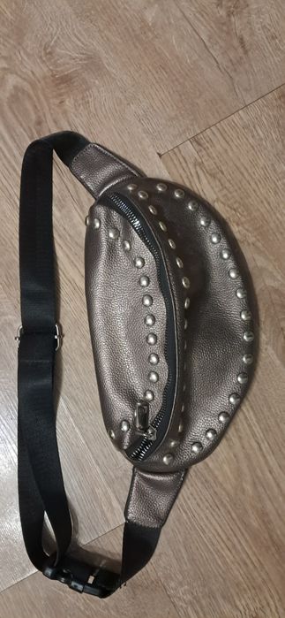 Nerka koloru brąz z nitami