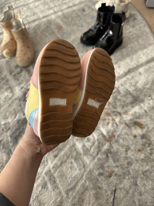 стильні кросівки Primark 22 розмір 14 см uk 5 Zara