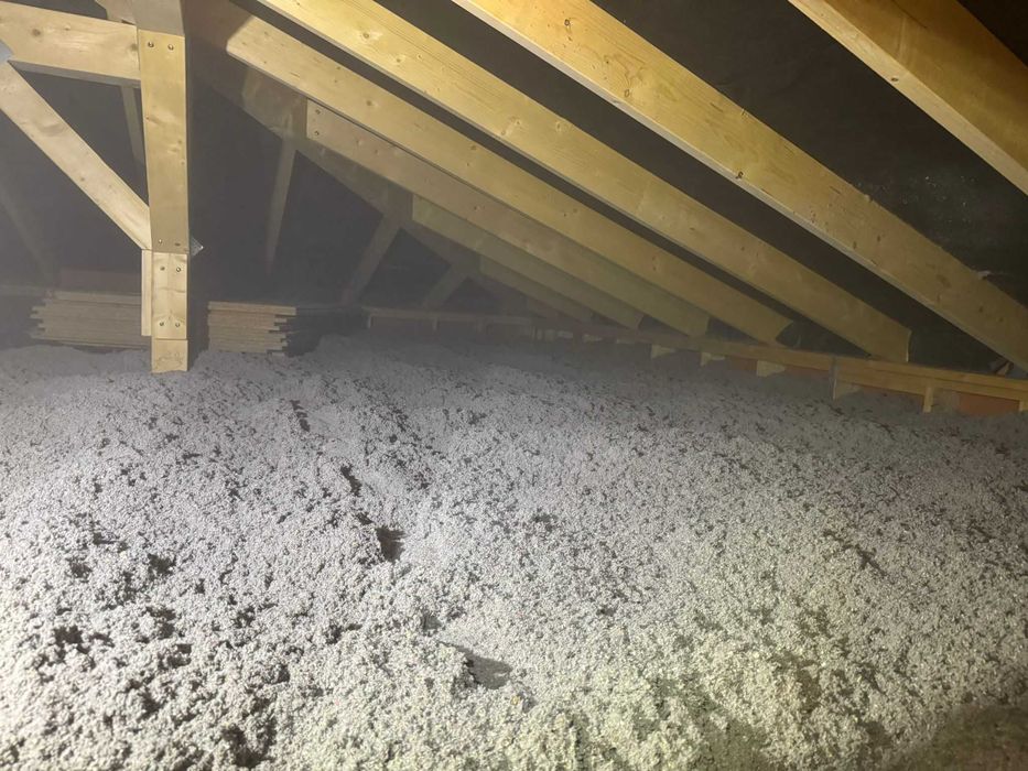 Wdmuchiwanie wełny celulozy styropianu izolacja ocieplanie naprawa