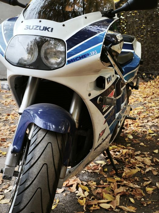 Продам Suzuki GSX-R400 GK76A